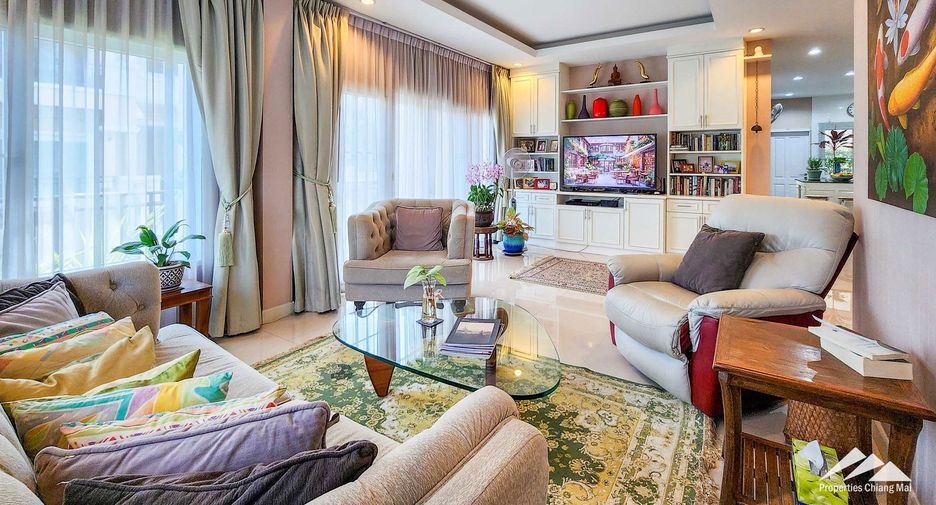 Casa en venta de 5 habitaciones en San Kamphaeng, Chiang Mai