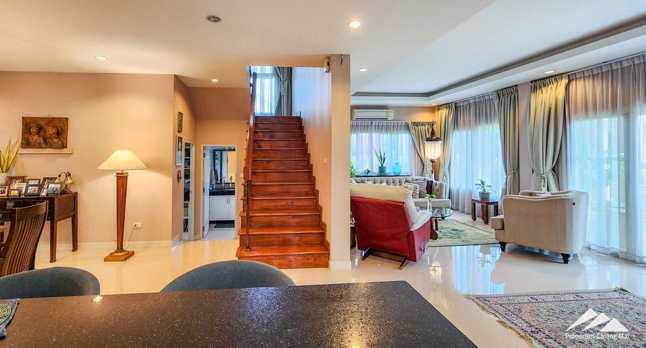 Casa en venta de 5 habitaciones en San Kamphaeng, Chiang Mai