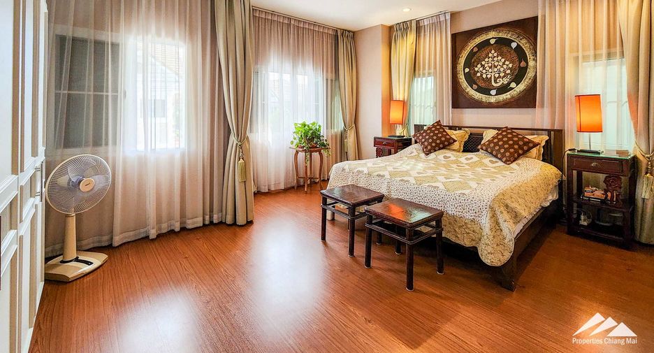 Casa en venta de 5 habitaciones en San Kamphaeng, Chiang Mai