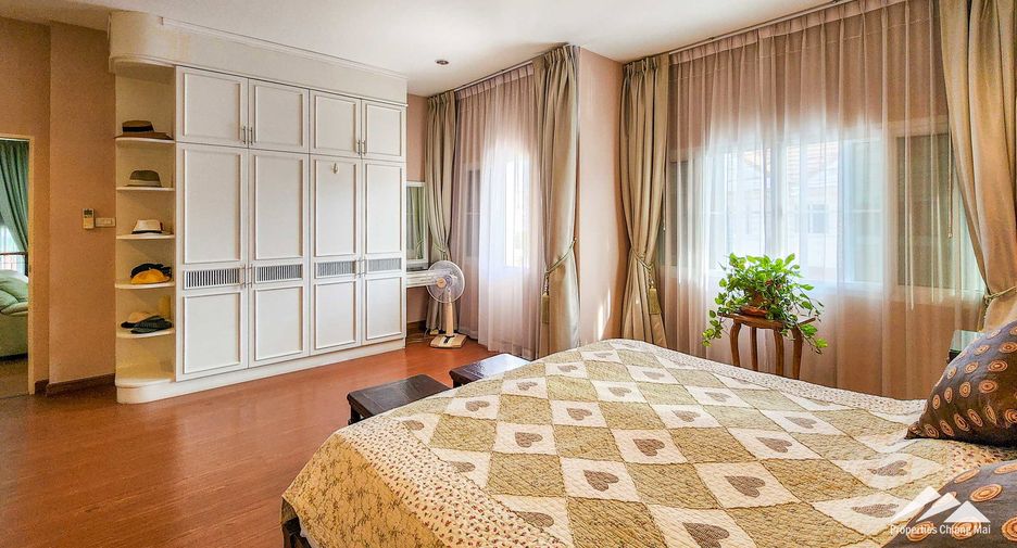 Casa en venta de 5 habitaciones en San Kamphaeng, Chiang Mai