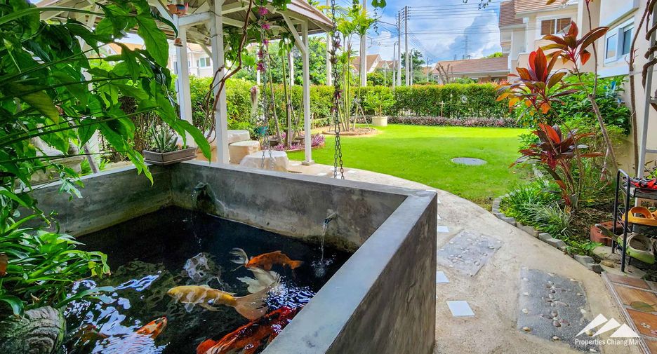 Casa en venta de 5 habitaciones en San Kamphaeng, Chiang Mai