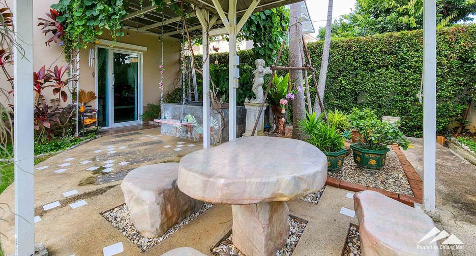 Casa en venta de 5 habitaciones en San Kamphaeng, Chiang Mai