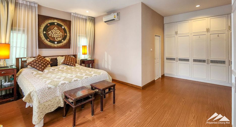 Casa en venta de 5 habitaciones en San Kamphaeng, Chiang Mai