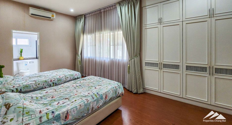 Casa en venta de 5 habitaciones en San Kamphaeng, Chiang Mai