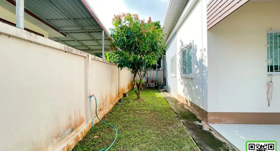 For sale 4 bedrooms house in Mueang Uttaradit, Uttaradit