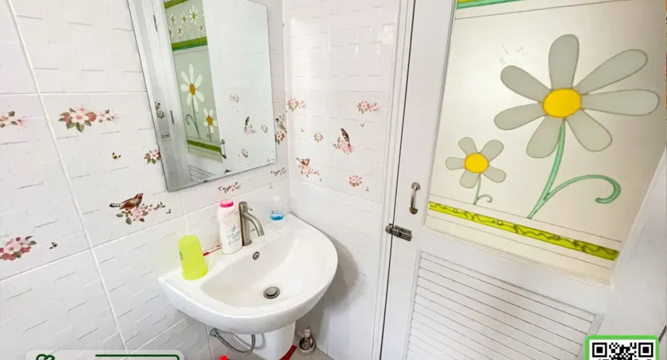 For sale 4 bedrooms house in Mueang Uttaradit, Uttaradit