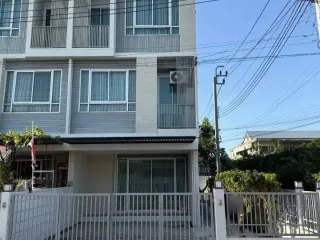 For rent 4 bedrooms townhouse in Pak Kret, Nonthaburi
