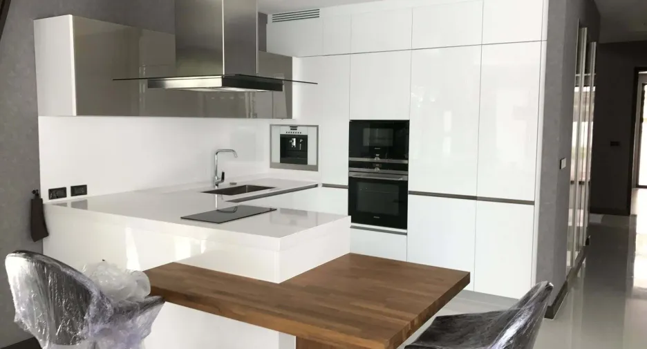 For rent 4 bedrooms house in Bang Kapi, Bangkok