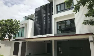 ให้เช่า 4 ห้องนอน บ้านเดี่ยว ใน บางกะปิ, กรุงเทพฯ