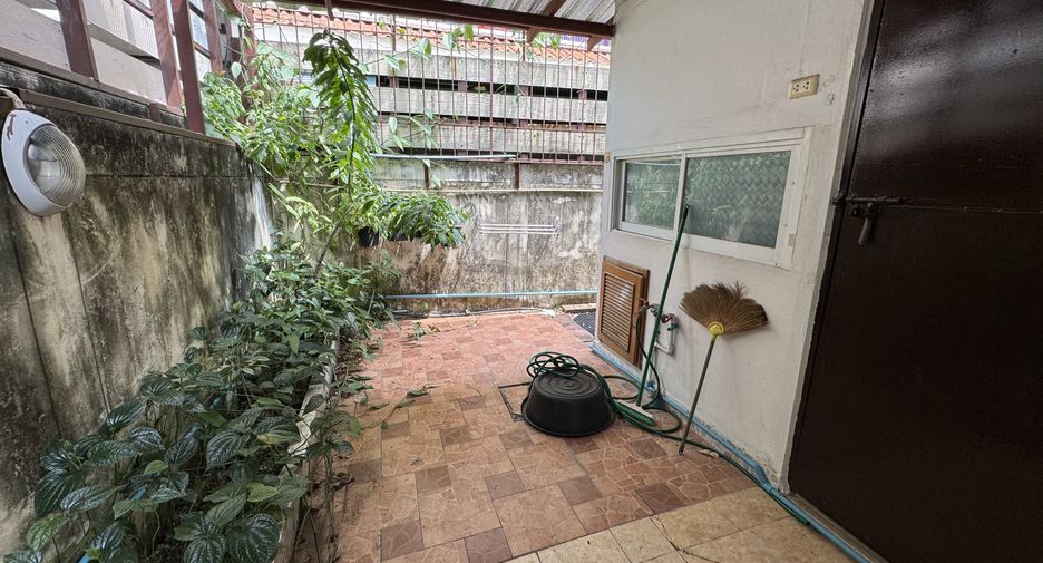 For sale 3 bedrooms house in Prawet, Bangkok