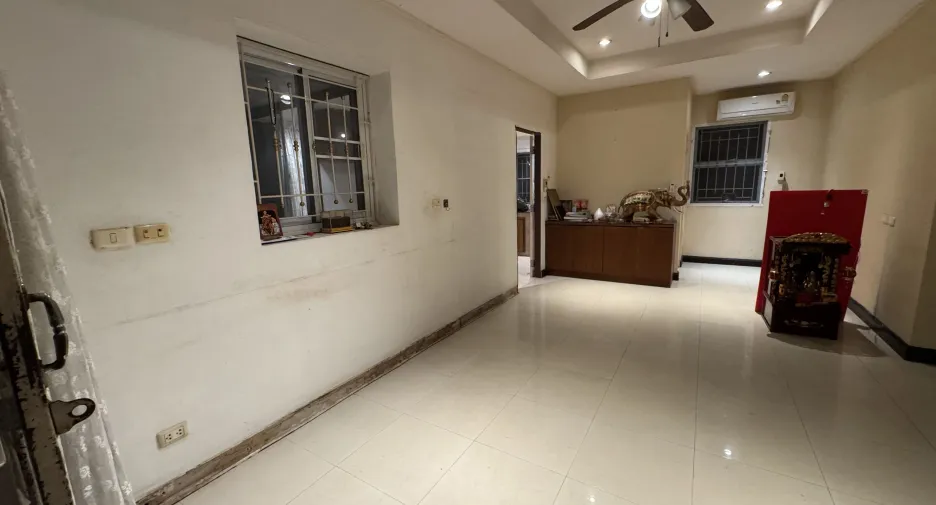 For sale 3 bedrooms house in Prawet, Bangkok