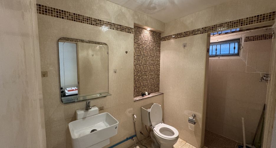 For sale 3 bedrooms house in Prawet, Bangkok