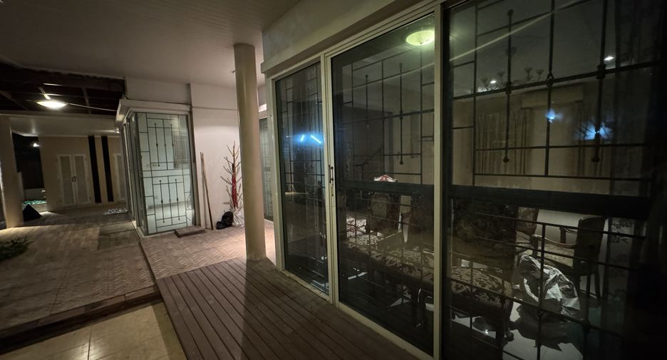 For sale 3 bedrooms house in Prawet, Bangkok