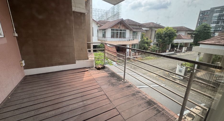For sale 3 bedrooms house in Prawet, Bangkok