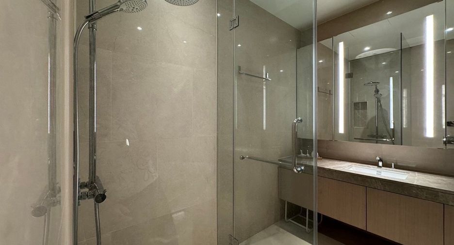 For rent 1 bed condo in Khlong San, Bangkok