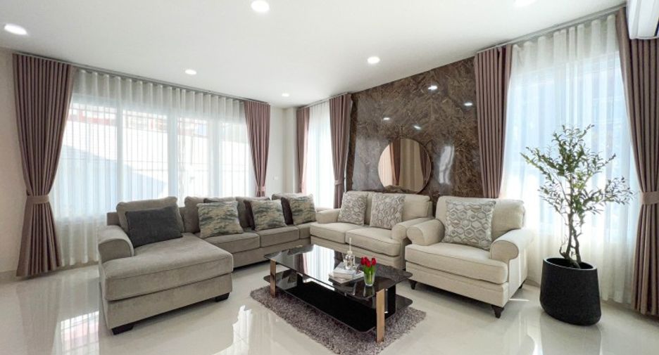 For sale 4 bedrooms house in Bang Lamung, Chonburi