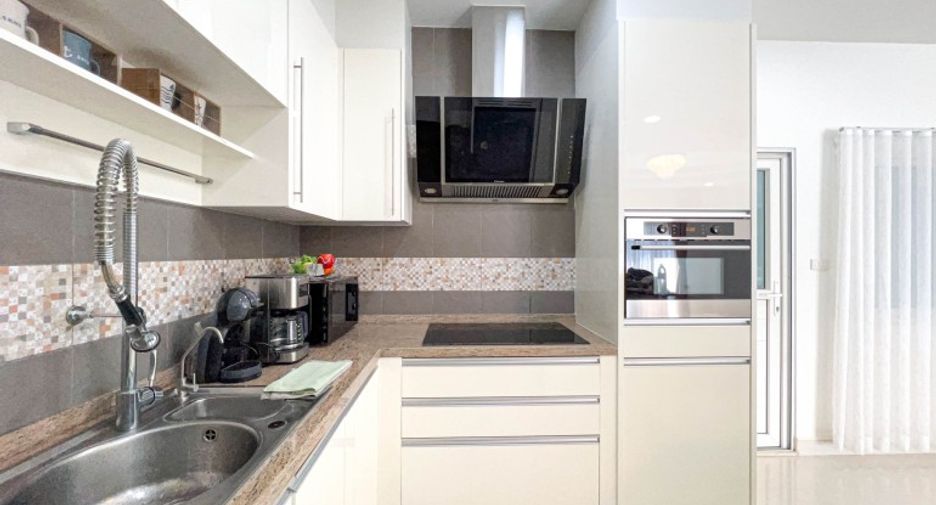 For sale 4 bedrooms house in Bang Lamung, Chonburi
