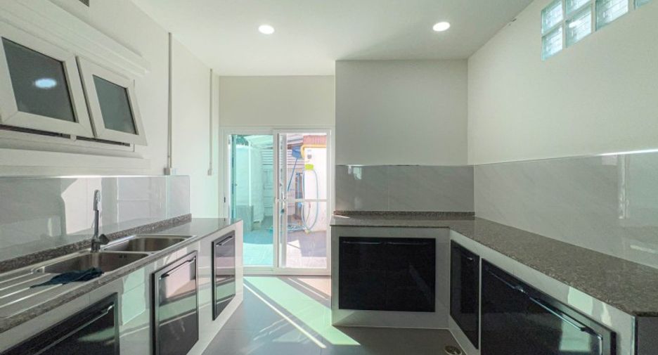 For sale 4 bedrooms house in Bang Lamung, Chonburi