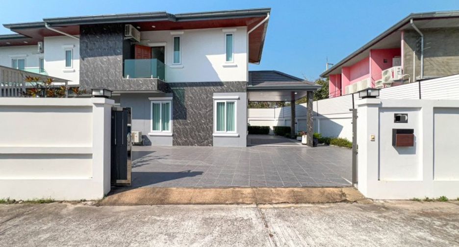 For sale 4 bedrooms house in Bang Lamung, Chonburi