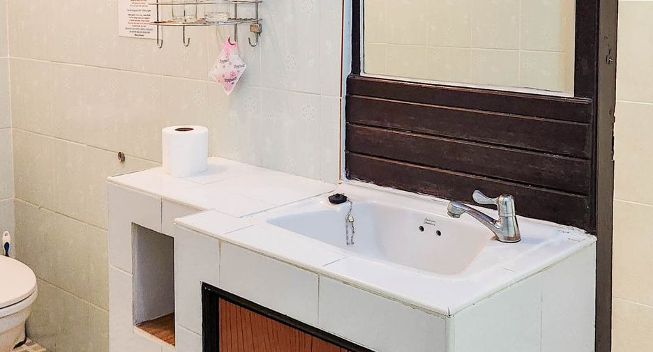 For sale 11 bedrooms hotel in Mueang Chiang Mai, Chiang Mai