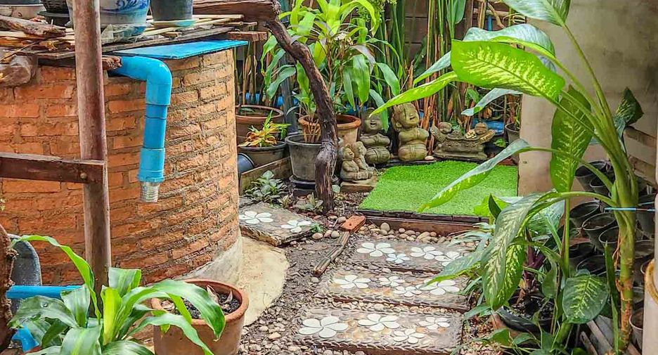 For sale 11 bedrooms hotel in Mueang Chiang Mai, Chiang Mai