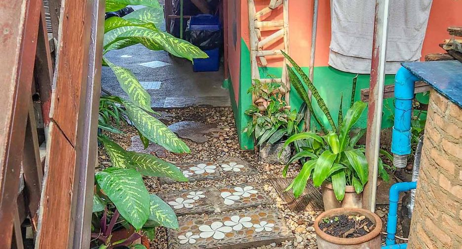 For sale 11 bedrooms hotel in Mueang Chiang Mai, Chiang Mai