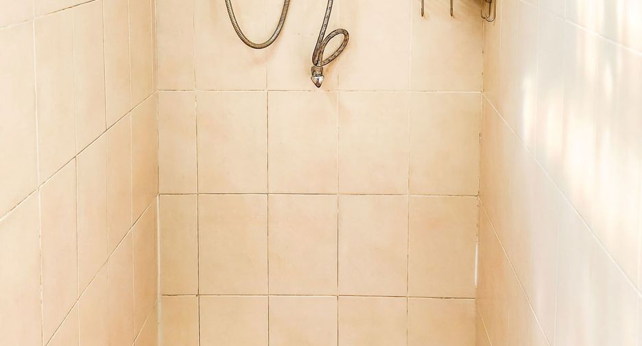 For sale 11 bedrooms hotel in Mueang Chiang Mai, Chiang Mai