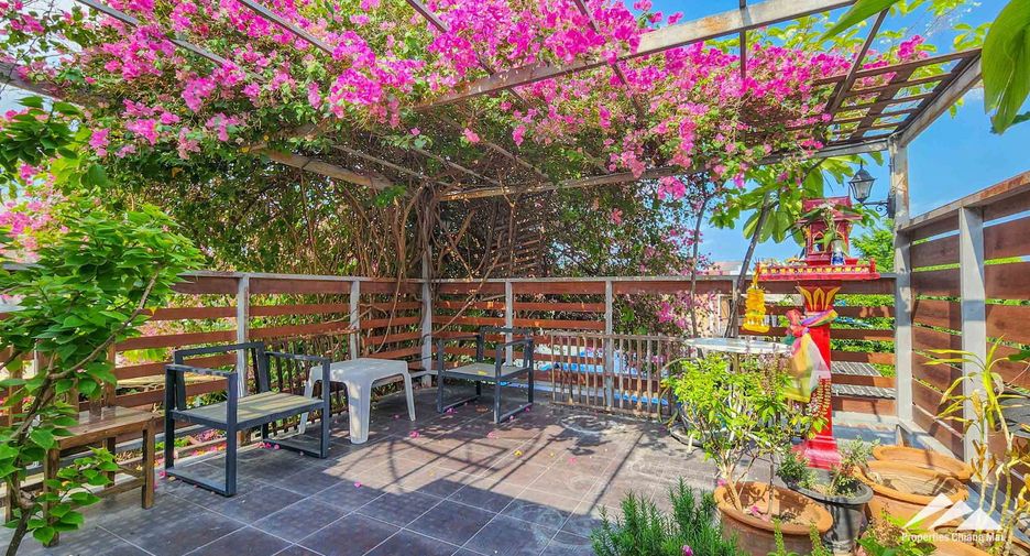 For sale 11 bedrooms hotel in Mueang Chiang Mai, Chiang Mai