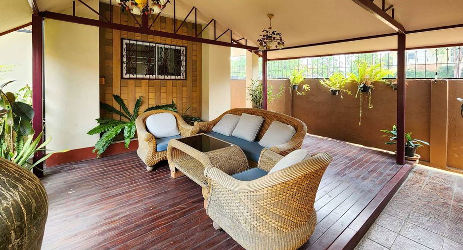À vendre 6 chambres maison à Hang Dong, Chiang Mai