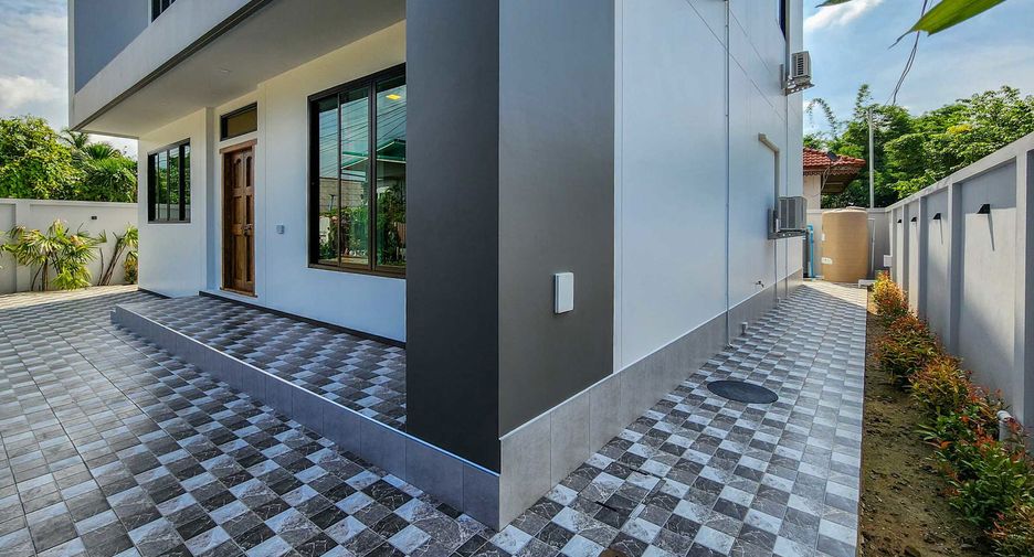 Casa en venta de 4 habitaciones en Hang Dong, Chiang Mai