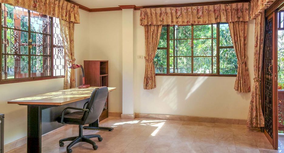 Casa en venta de 5 habitaciones en San Sai, Chiang Mai