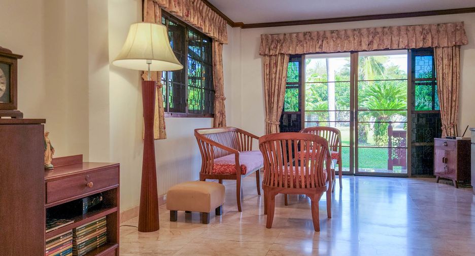 Casa en venta de 5 habitaciones en San Sai, Chiang Mai