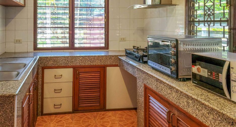 Casa en venta de 5 habitaciones en San Sai, Chiang Mai