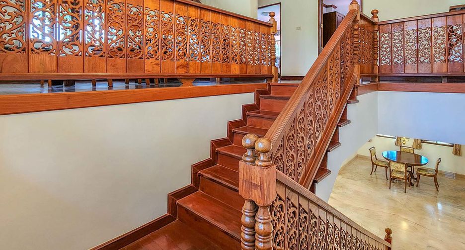 Casa en venta de 5 habitaciones en San Sai, Chiang Mai