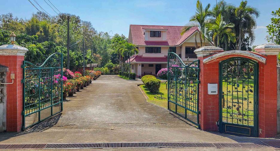 Casa en venta de 5 habitaciones en San Sai, Chiang Mai
