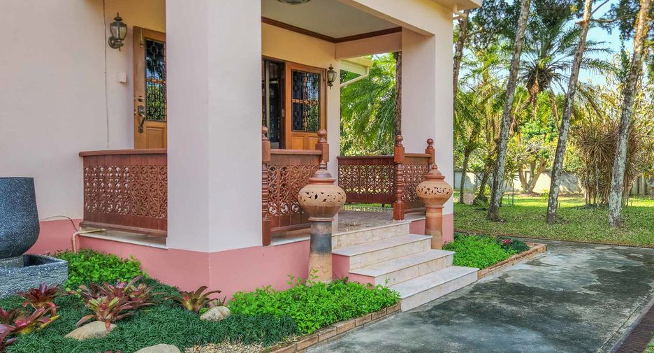 Casa en venta de 5 habitaciones en San Sai, Chiang Mai