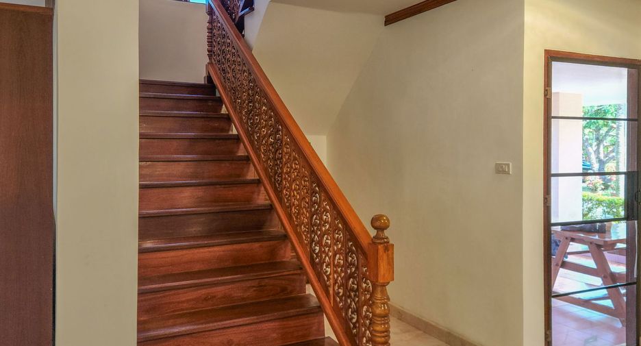 Casa en venta de 5 habitaciones en San Sai, Chiang Mai