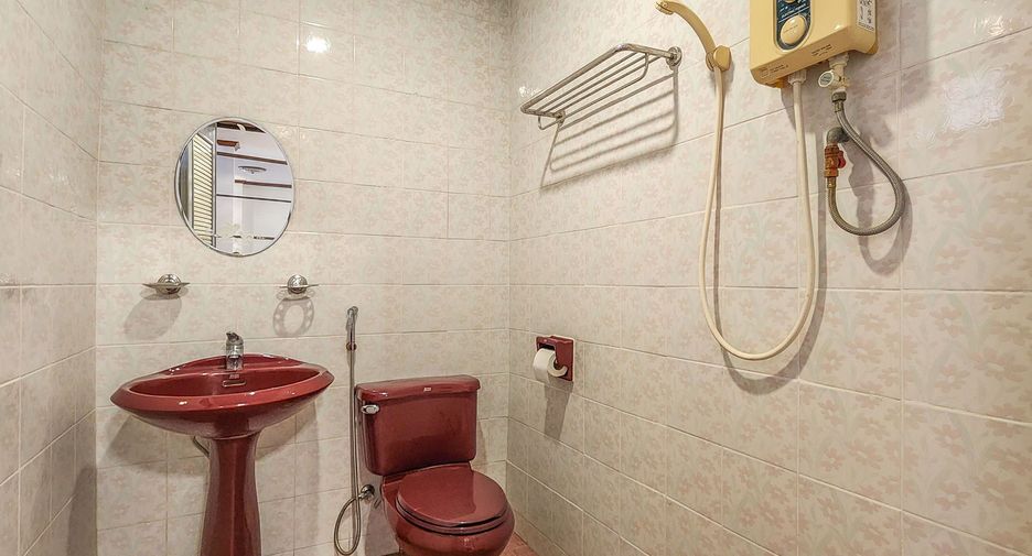 Casa en venta de 5 habitaciones en San Sai, Chiang Mai