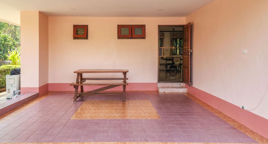 Casa en venta de 5 habitaciones en San Sai, Chiang Mai