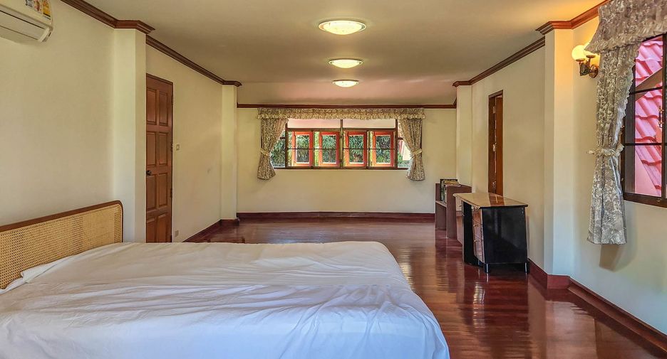 Casa en venta de 5 habitaciones en San Sai, Chiang Mai