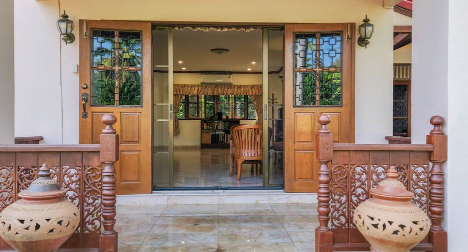 Casa en venta de 5 habitaciones en San Sai, Chiang Mai