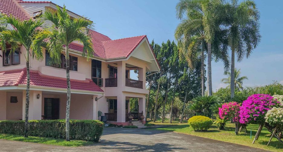 Casa en venta de 5 habitaciones en San Sai, Chiang Mai