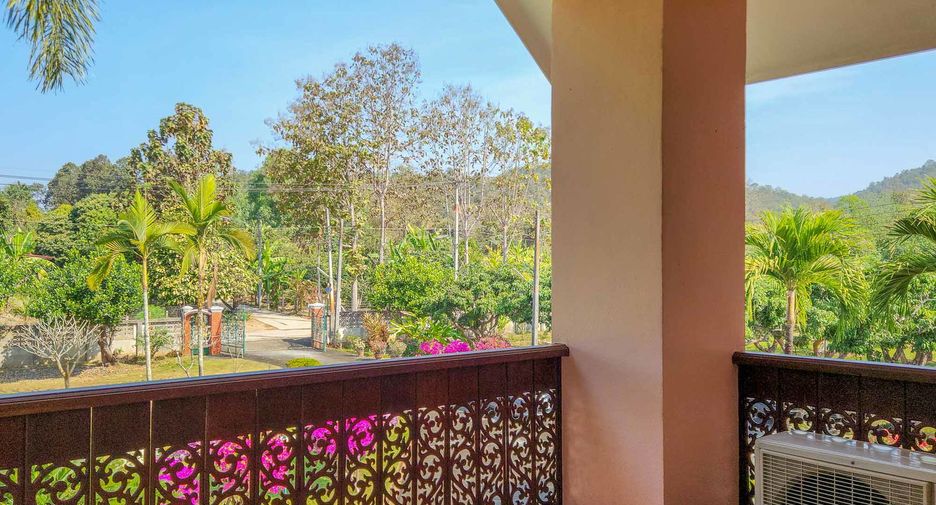Casa en venta de 5 habitaciones en San Sai, Chiang Mai