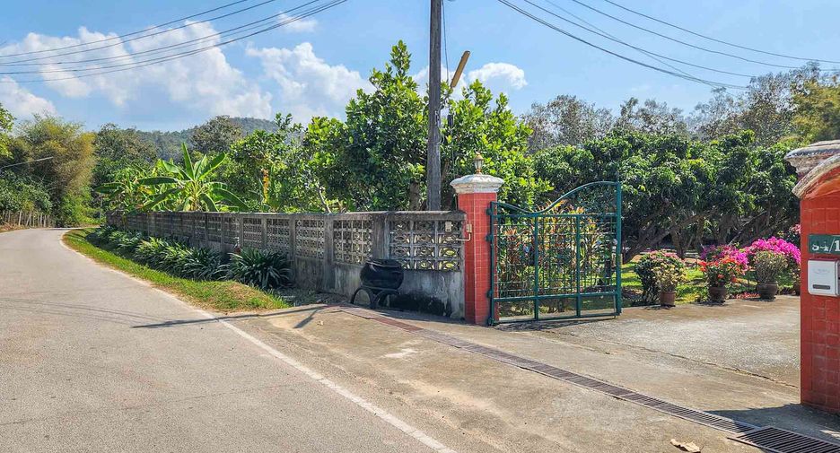 Casa en venta de 5 habitaciones en San Sai, Chiang Mai