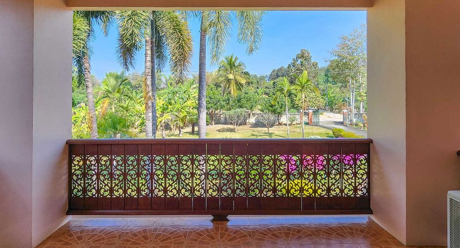 Casa en venta de 5 habitaciones en San Sai, Chiang Mai