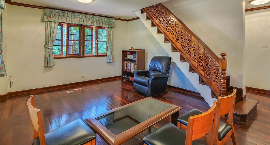 Casa en venta de 5 habitaciones en San Sai, Chiang Mai
