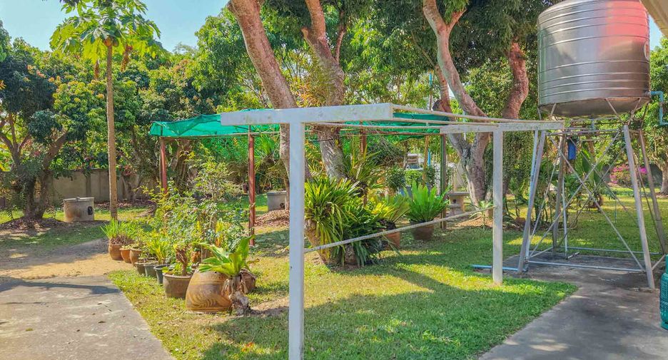 Casa en venta de 5 habitaciones en San Sai, Chiang Mai
