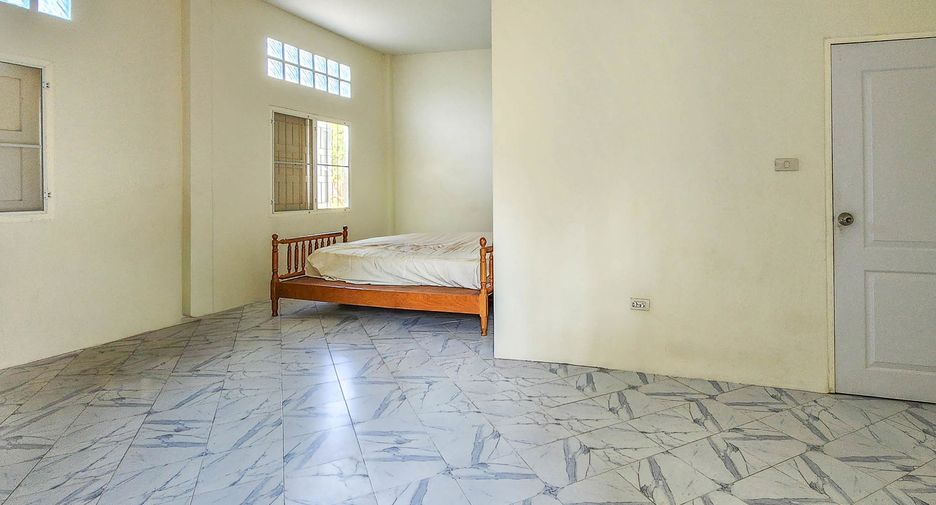 Casa en venta de 5 habitaciones en San Sai, Chiang Mai