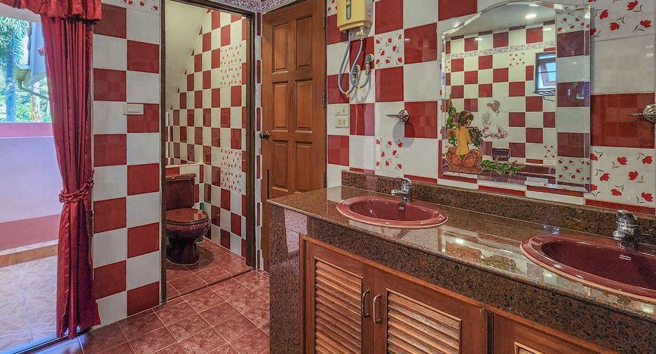 Casa en venta de 5 habitaciones en San Sai, Chiang Mai