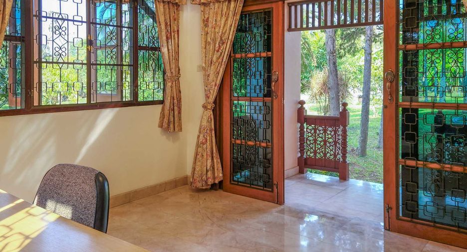 Casa en venta de 5 habitaciones en San Sai, Chiang Mai